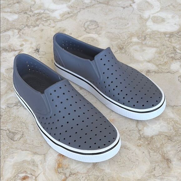 Native Shoes Unisex-Adult Miles Slip On Rubber Shoes Dublin Grey/Shell White - Picture 1 of 12